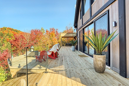 Patio en bois par Patio Design inc.