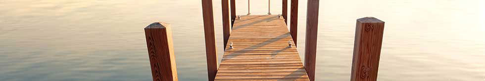 Quai avec du bois traité Goodfellow Terra